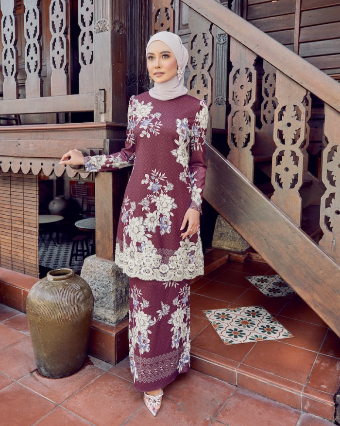 CELINA LACE KURUNG - MAROON