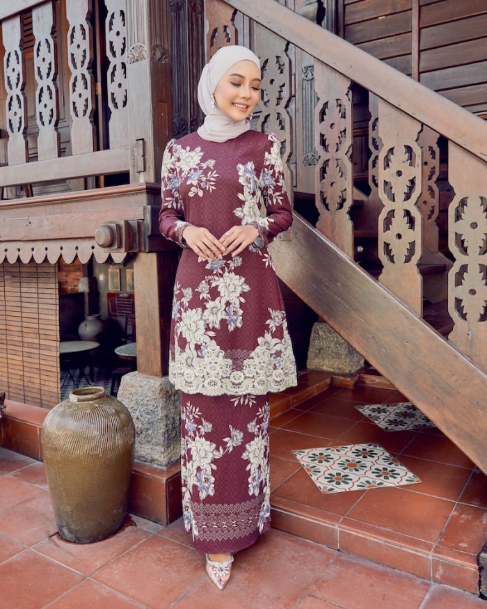 CELINA LACE KURUNG - MAROON