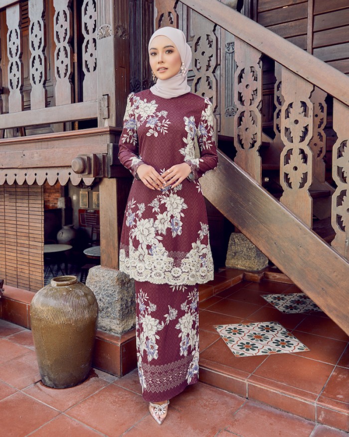 CELINA LACE KURUNG - MAROON