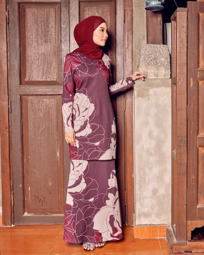 DINANG CRYSTAL KURUNG - BURGUNDY