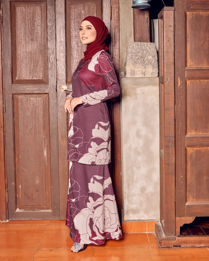 DINANG CRYSTAL KURUNG - BURGUNDY