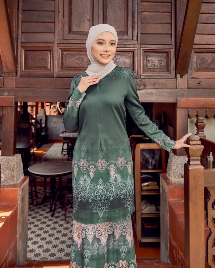 AJUNA KURUNG - EMERALD GREEN