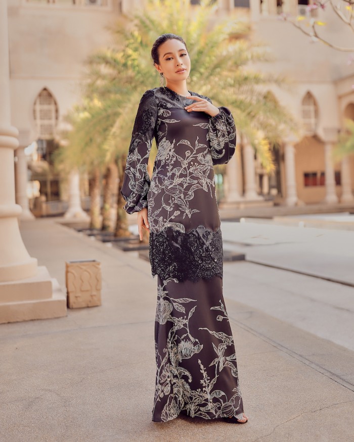 QESMENA LACE KURUNG - BLACK
