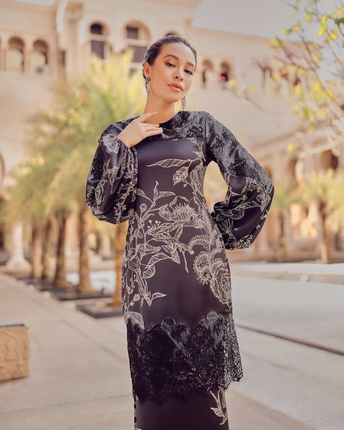 QESMENA LACE KURUNG - BLACK