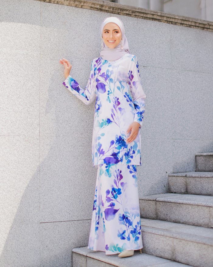 FIONA KURUNG - DAZZLING BLUE