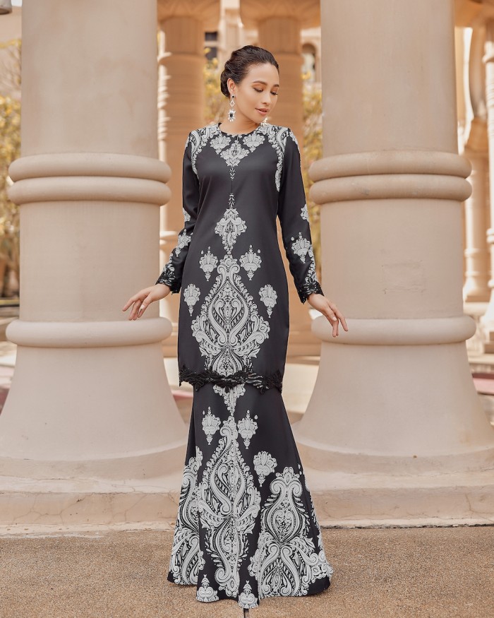 KRISTA LACE KURUNG - BLACK