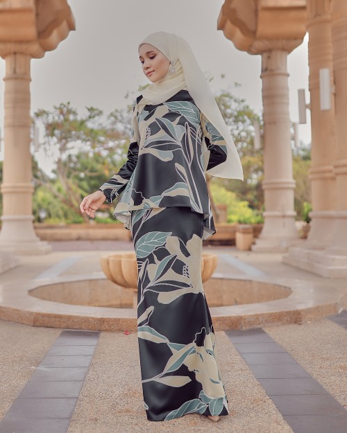 KISSA CRYSTAL KURUNG - BLACK