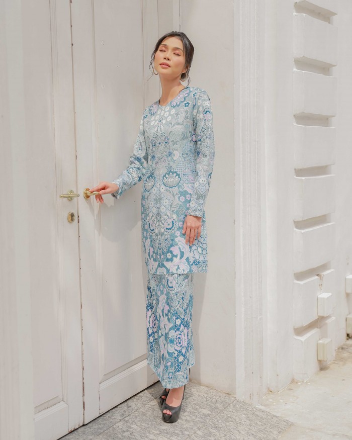 JUDINA KURUNG PAHANG  -  TURQUOISE BLUE