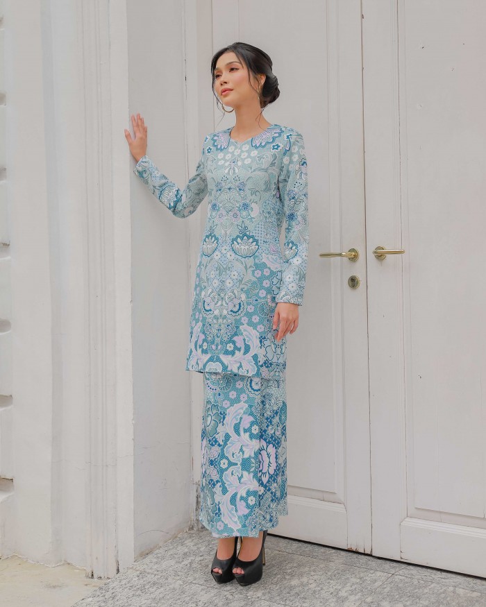 JUDINA KURUNG PAHANG  -  TURQUOISE BLUE