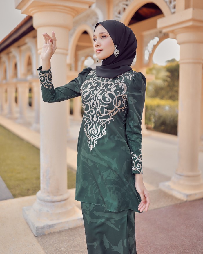MAHSA KURUNG - EMERALD GREEN