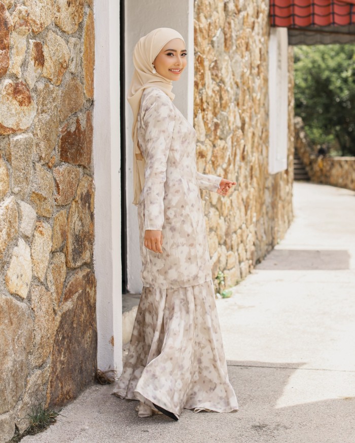 PEONY KURUNG - CHAMPANGE NUDE