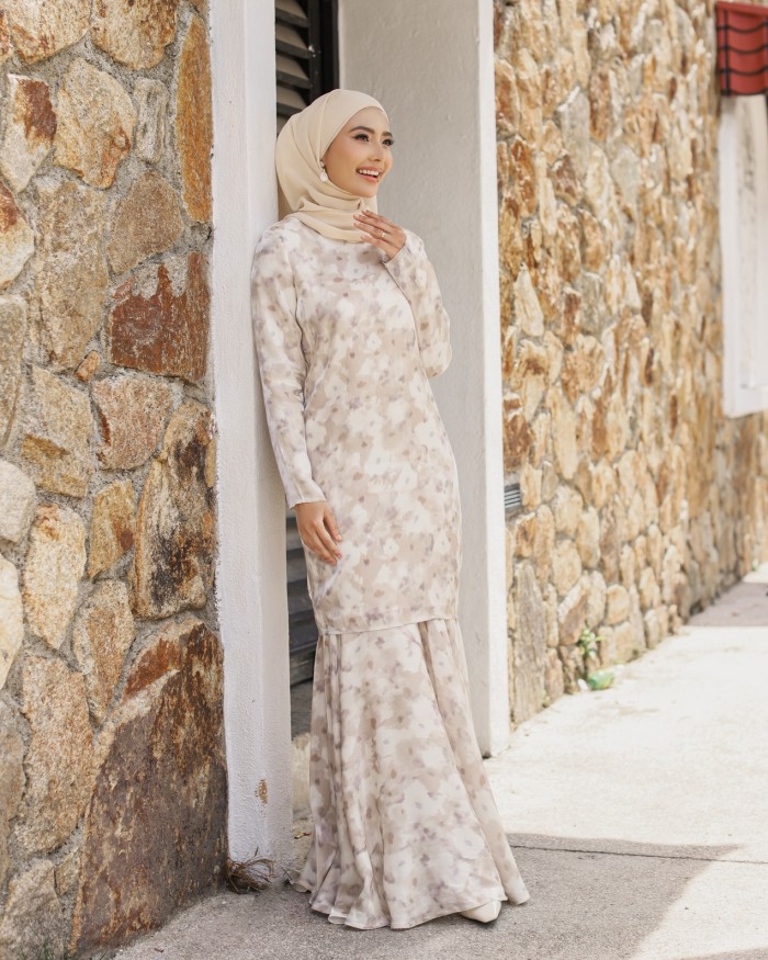 PEONY KURUNG - CHAMPANGE NUDE