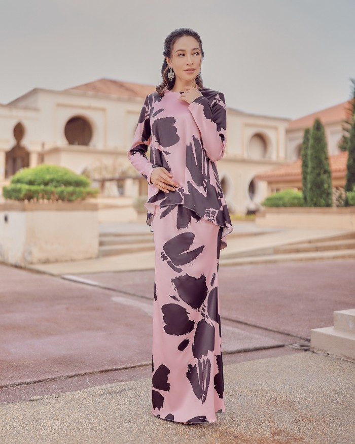 RINNA  KURUNG - BLACK PINK